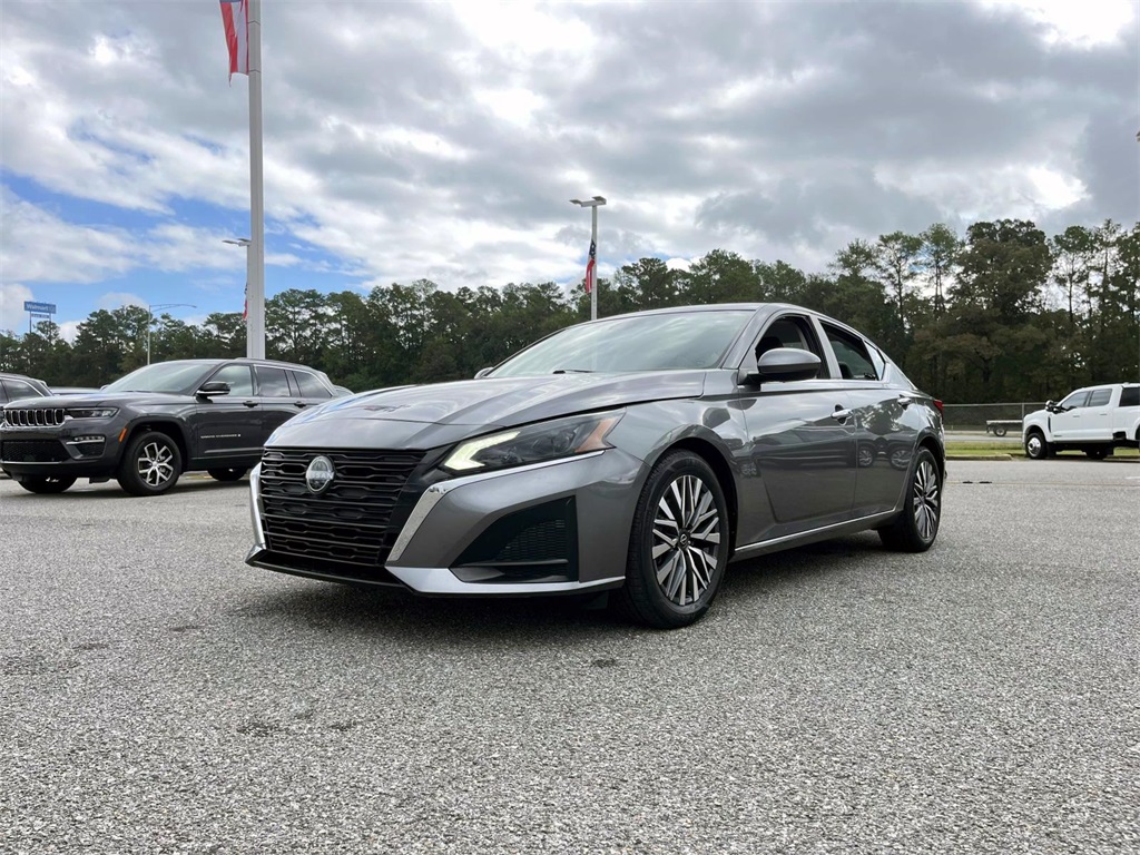 2023 Nissan Altima 2.5 SV photo 3