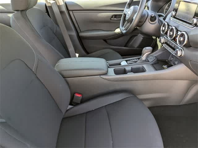 2025 Nissan Sentra S photo 11