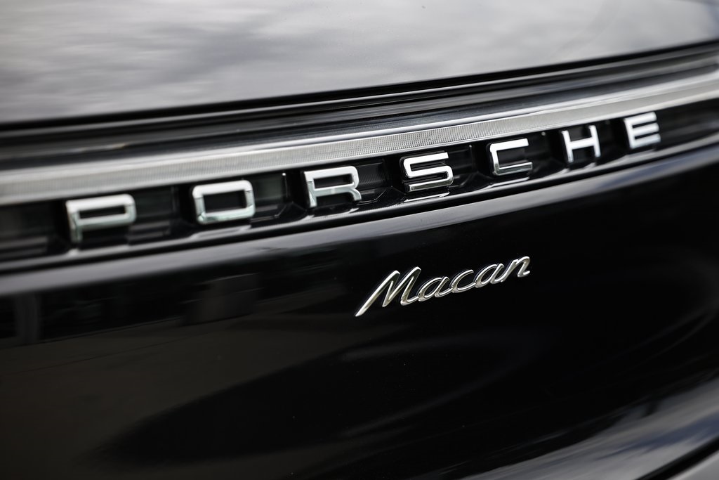 2024 Porsche Macan T photo 14