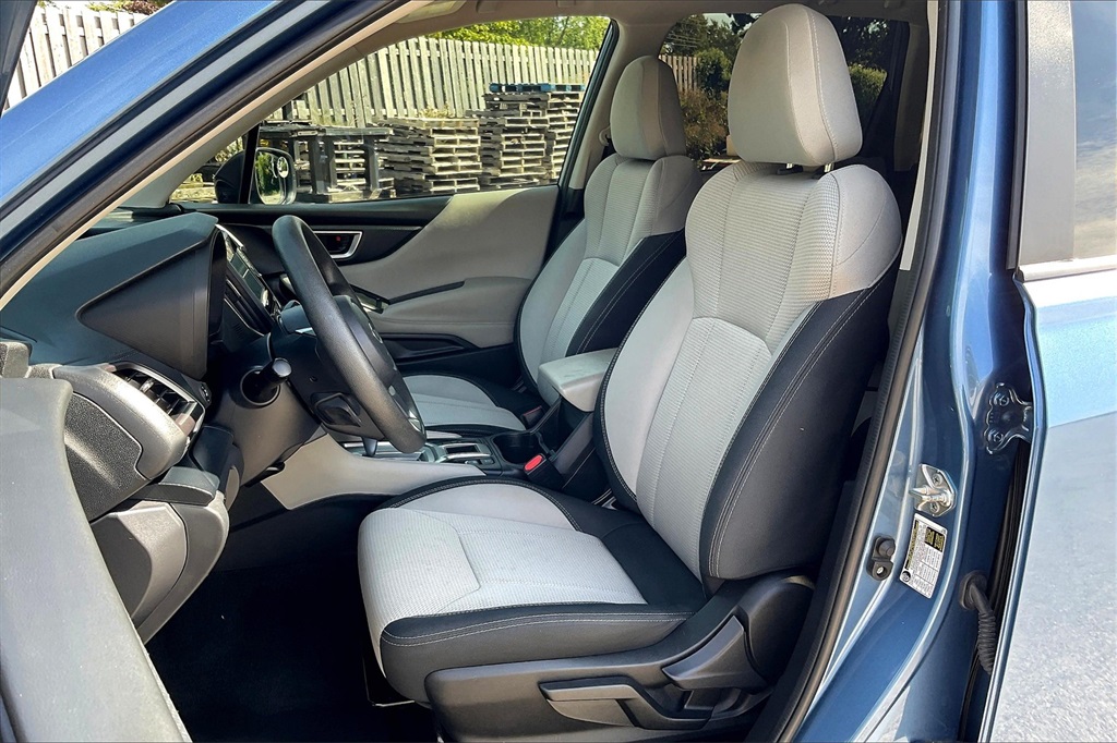 2022 Subaru Forester Base photo 23