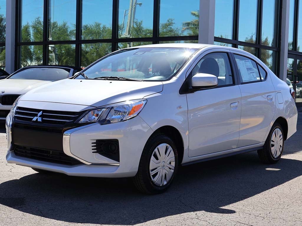 2024 Mitsubishi Mirage G4 ES LE Black Edition photo 5