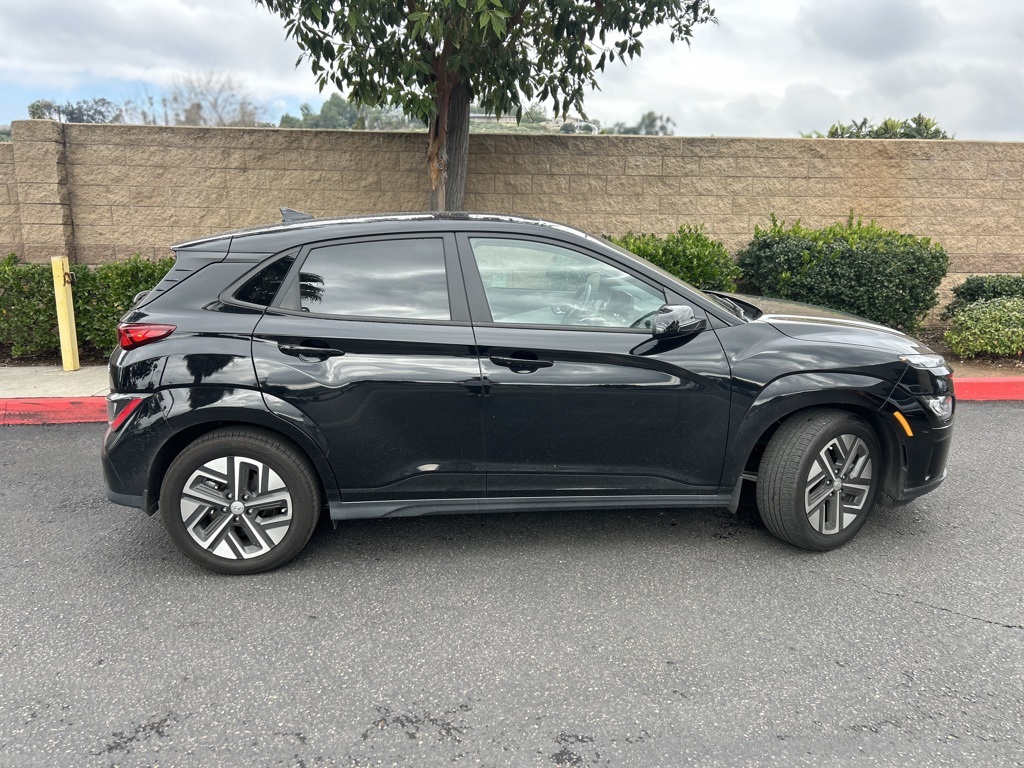 Used 2023 Black Hyundai Limited image 8