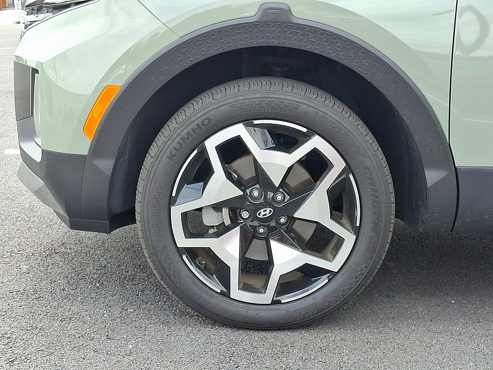 2024 Hyundai Santa Cruz Limited photo 2