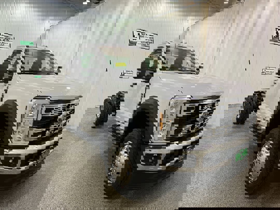 2025 Ford F-550 XL photo 3