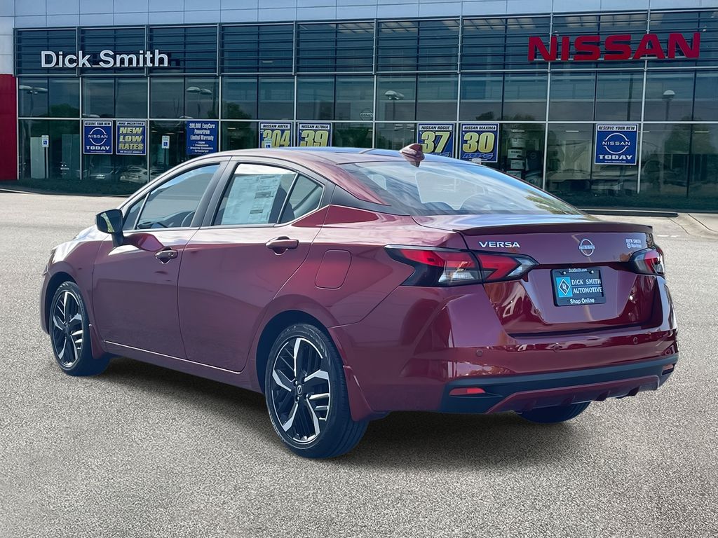 2025 Nissan Versa SR photo 4