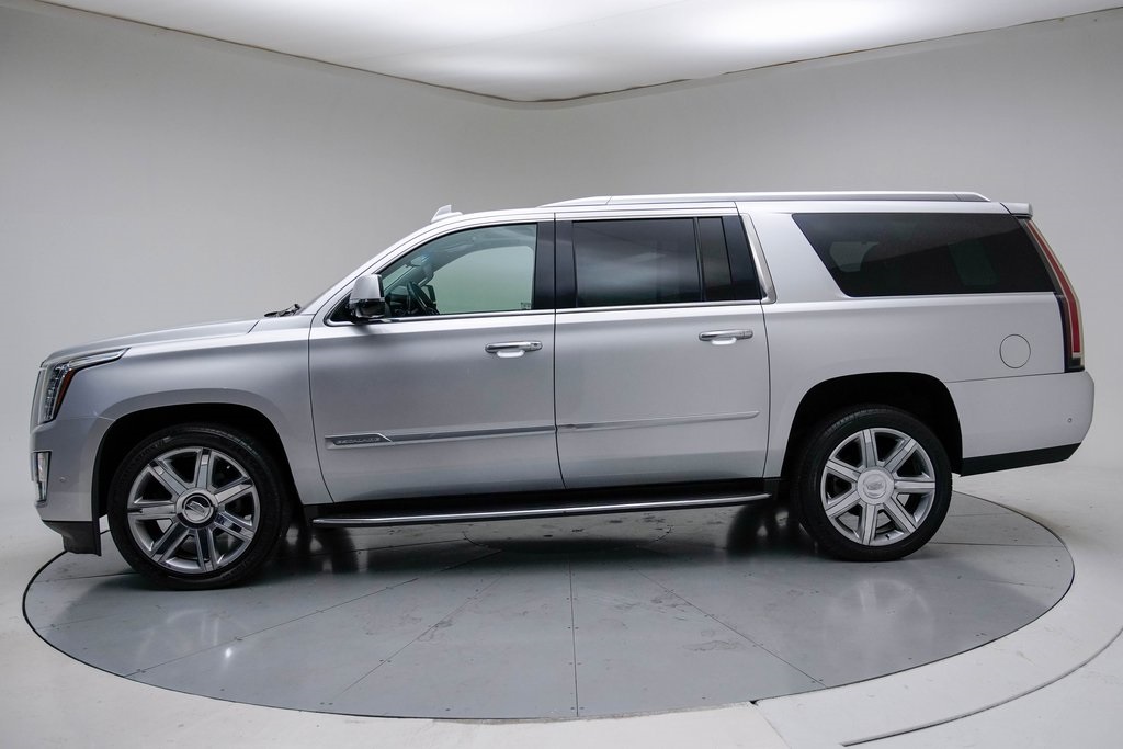 2019 Cadillac Escalade ESV Luxury photo 2