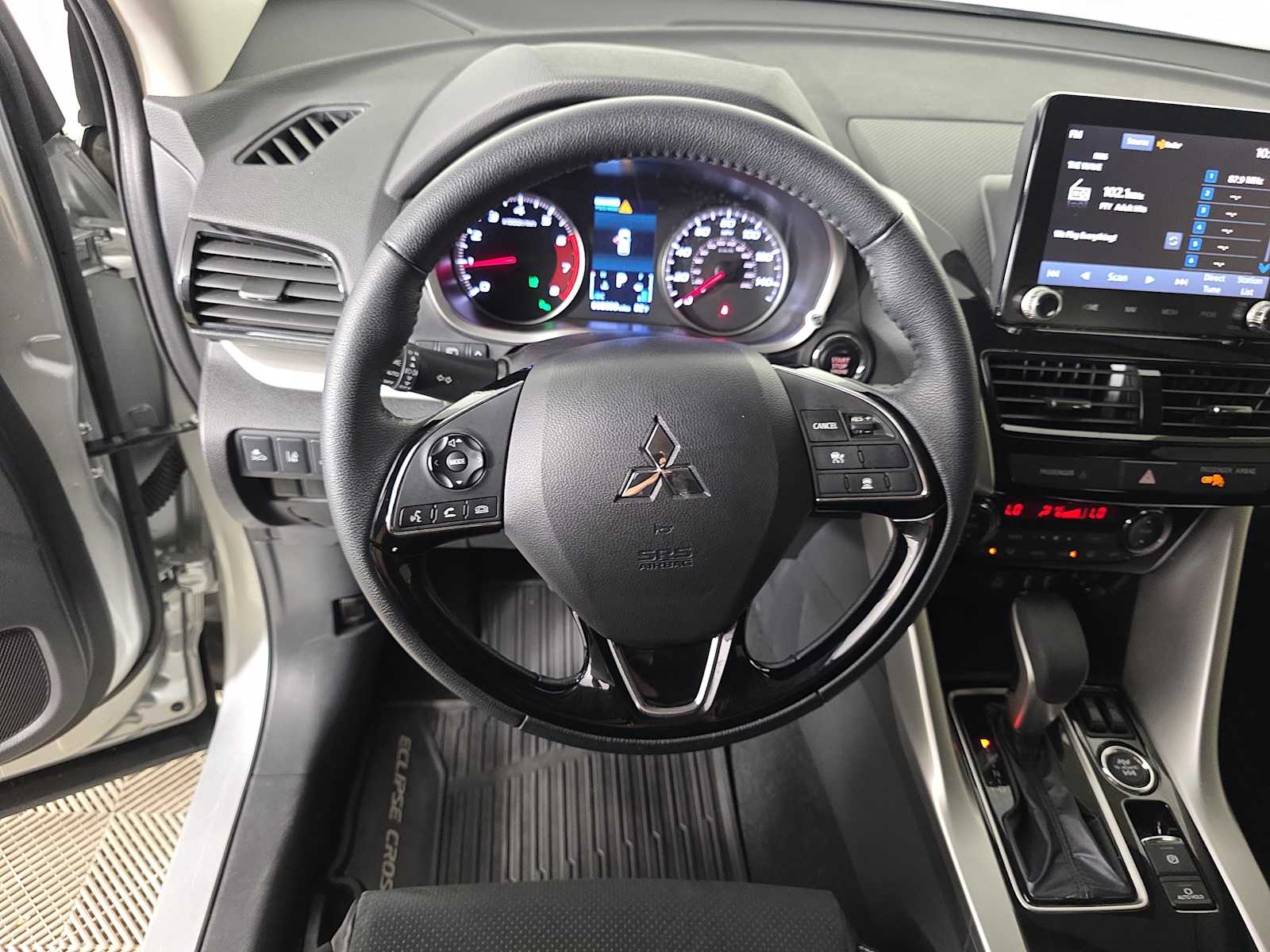 2025 Mitsubishi Eclipse Cross SE photo 12