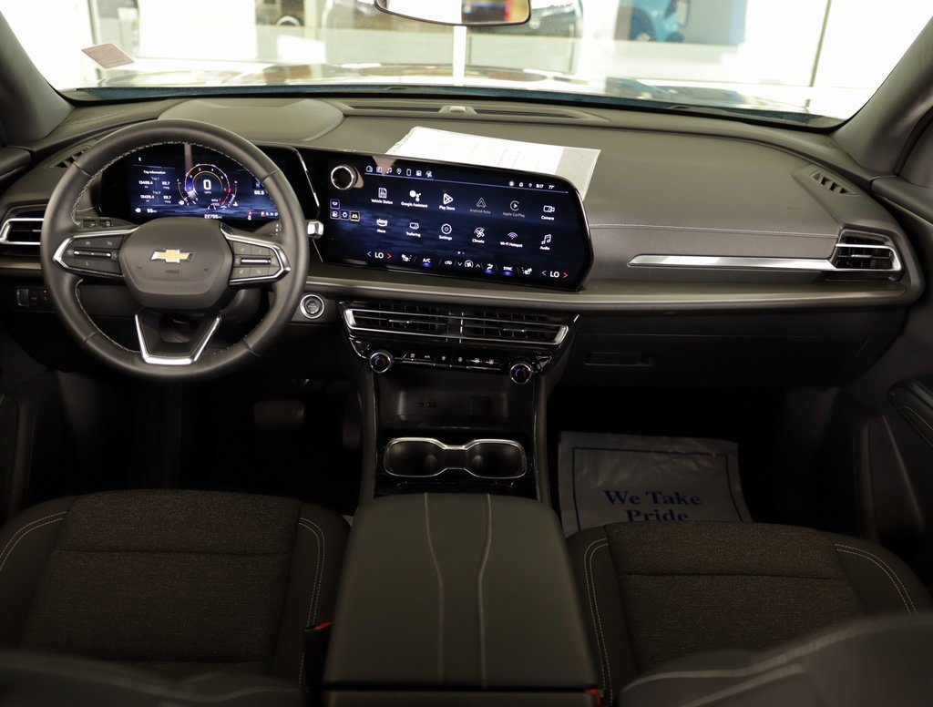 2025 Chevrolet Traverse photo 21
