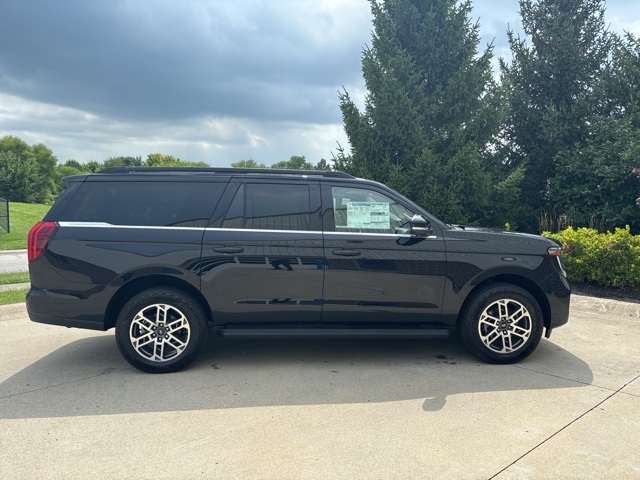 2025 Ford Expedition MAX photo 4