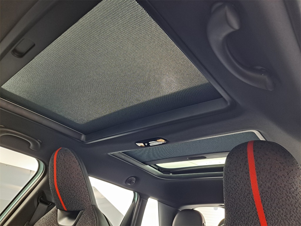 2026 Mini Cooper 4 Door Hardtop S Iconic photo 15