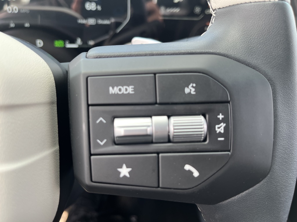 2025 Kia K4 GT-Line photo 8