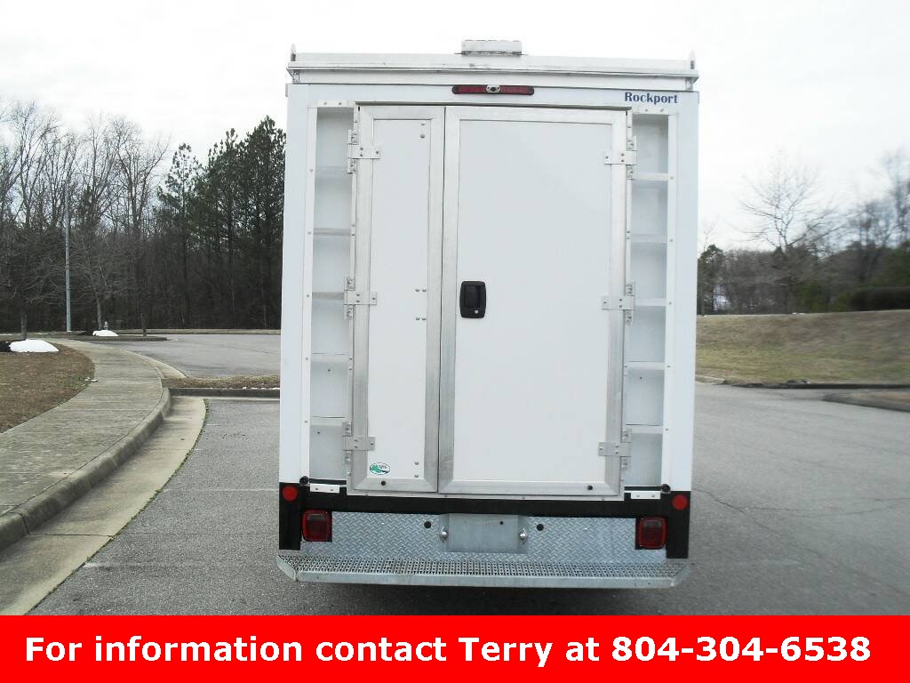 2023 Ford Transit Cutaway photo 4