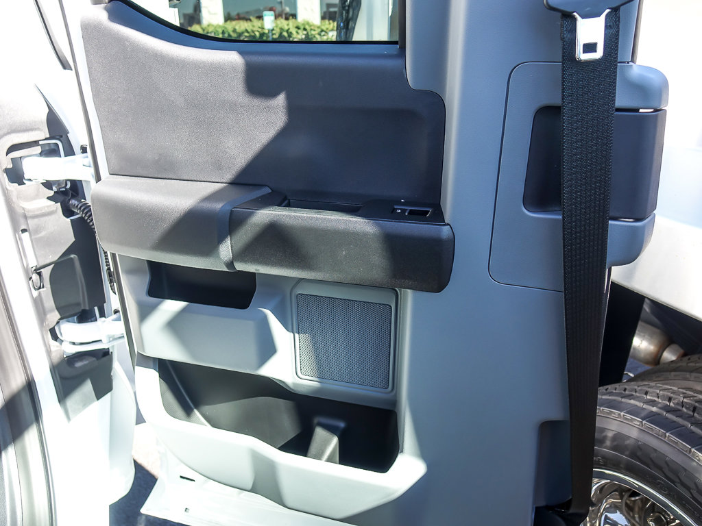 2025 FORD F-350 - Image 29
