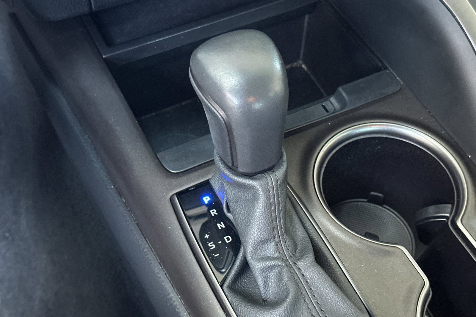 2024 Toyota Camry SE photo 18