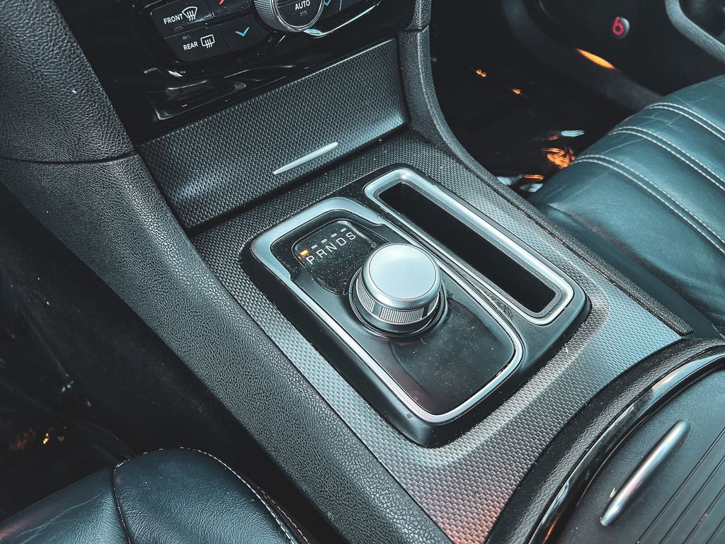 2015 Chrysler 300 S photo 17