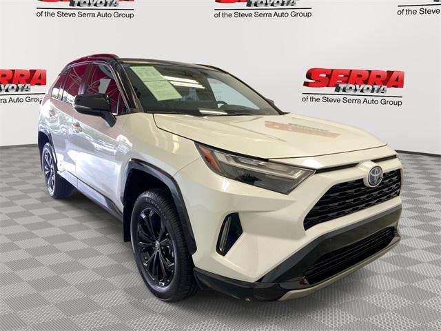 2024 Toyota RAV4 XSE's photo