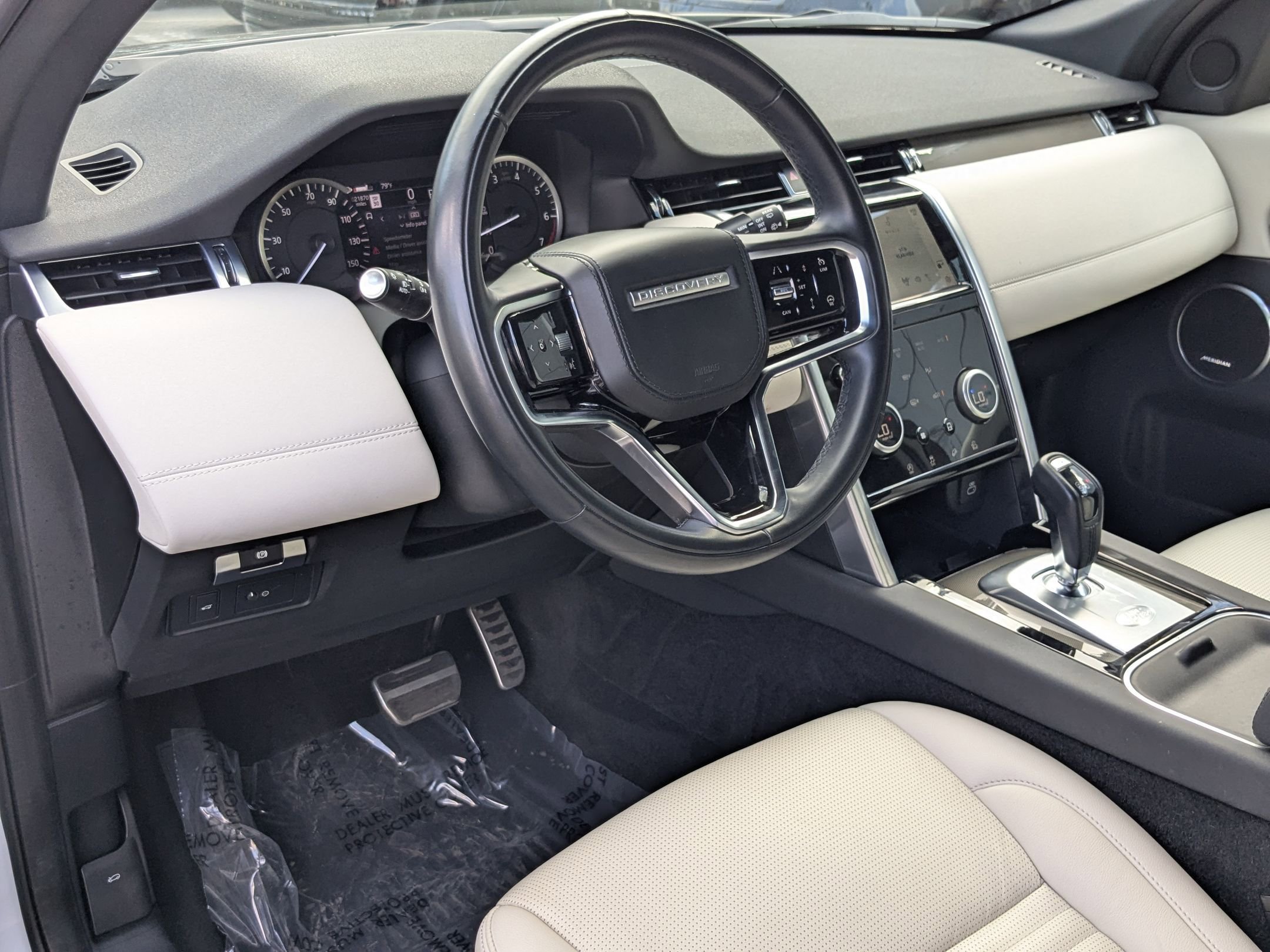2023 Land Rover Discovery Sport SE photo 10