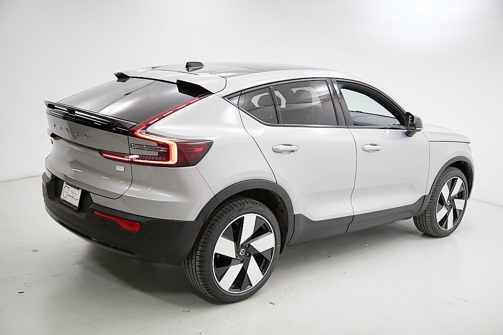 2023 VOLVO C40 - Image 8