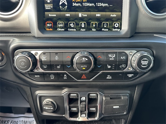 2022 Jeep Wrangler Unlimited Sahara photo 22