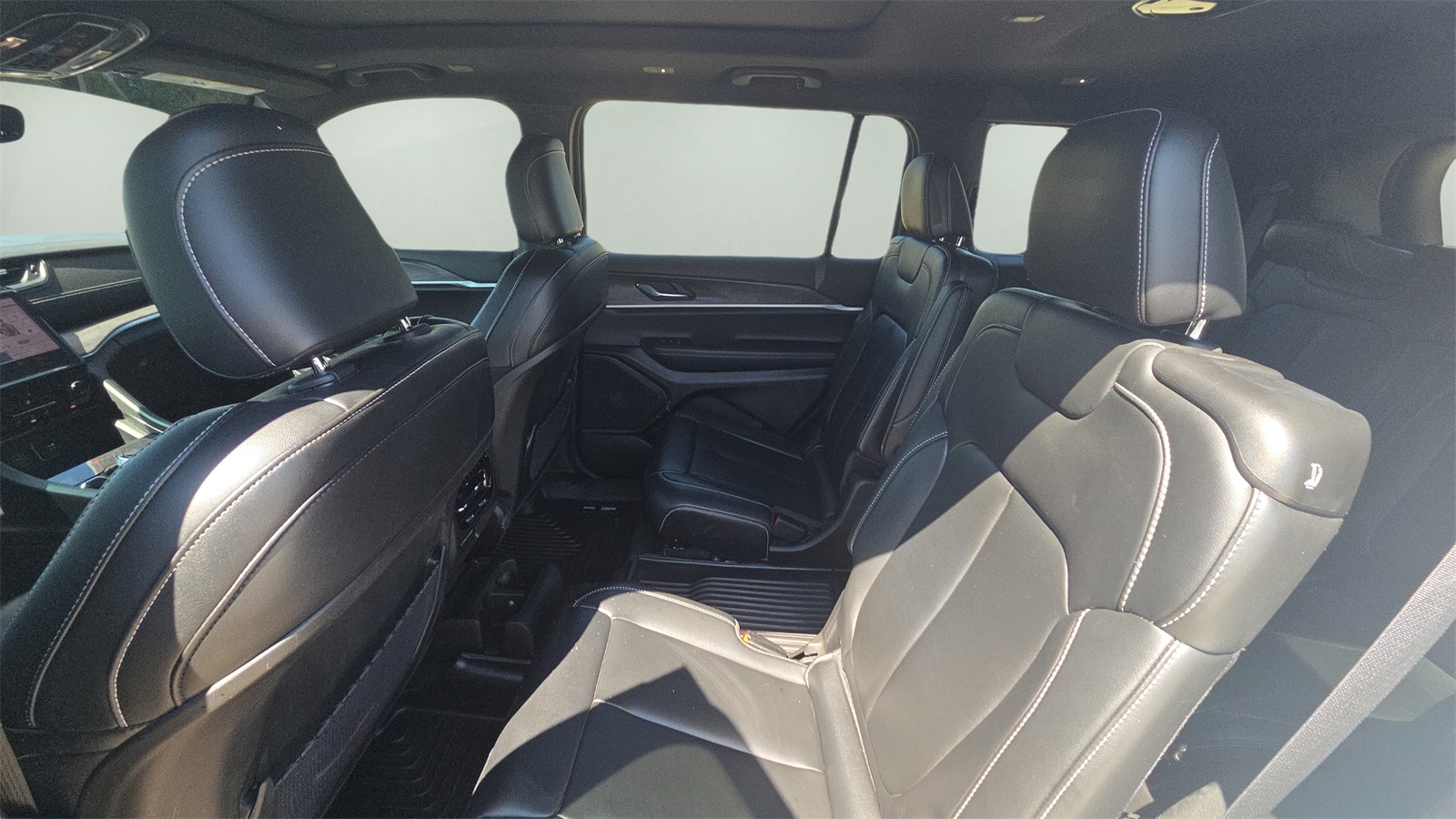 2024 Jeep Grand Cherokee Limited photo 15