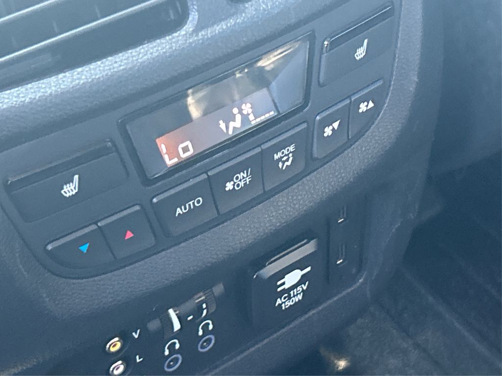 2017 Honda Pilot Elite photo 33