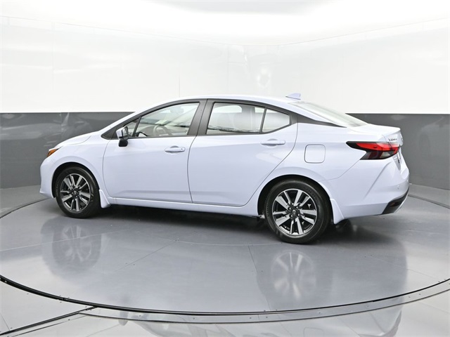 2025 Nissan Versa 1.6 SV photo 3