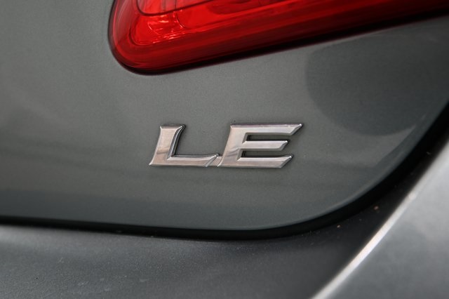 2011 Toyota Camry photo 15
