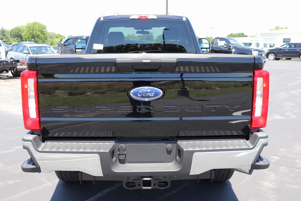 2025 Ford F-350 XLT photo 9