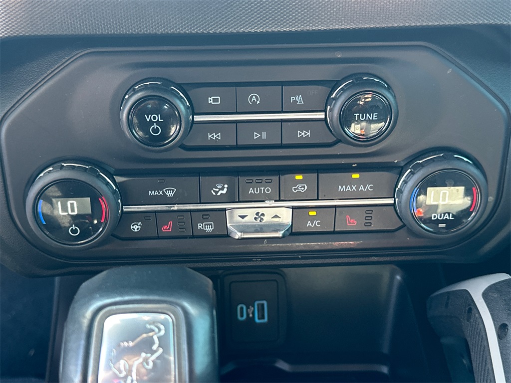 2021 Ford Bronco First Edition photo 29