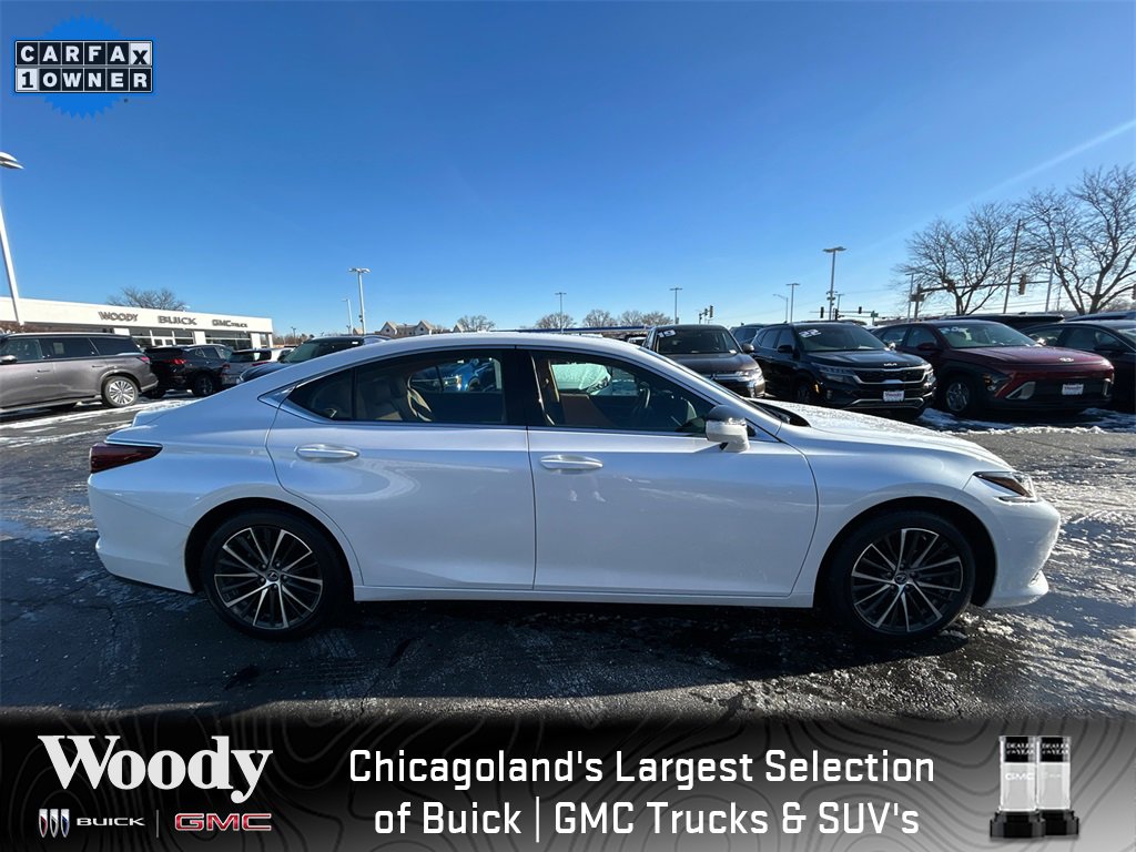 2025 LEXUS ES - Image 8