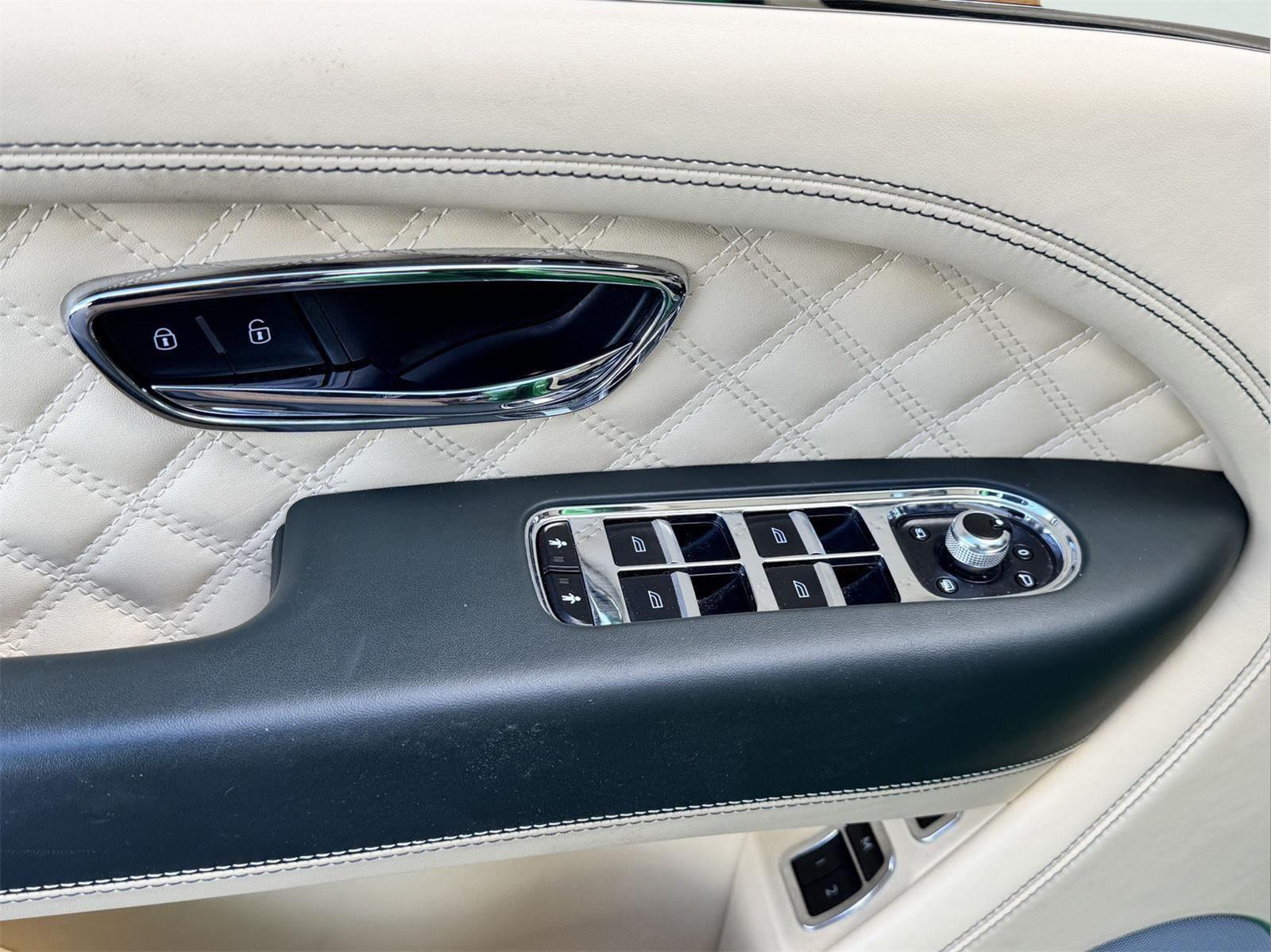 2021 Bentley Bentayga Speed photo 22