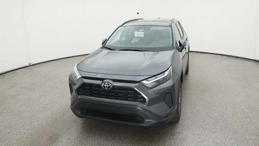 2025 Toyota RAV4 Hybrid XLE photo 5