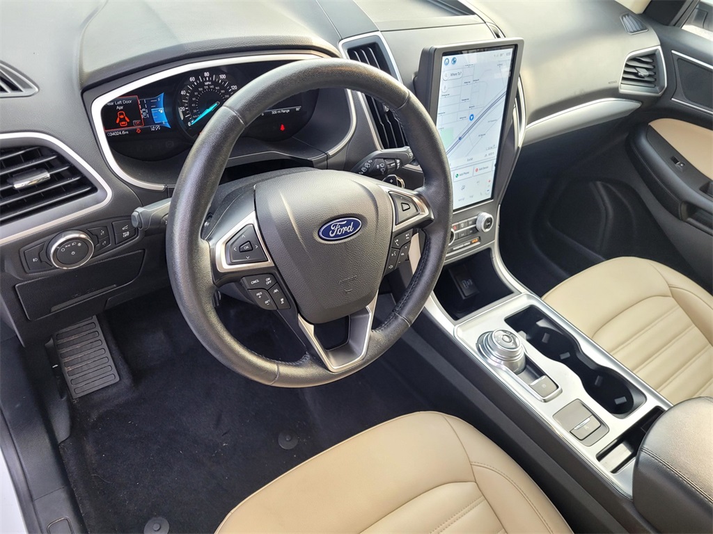 2021 Ford Edge SEL photo 13