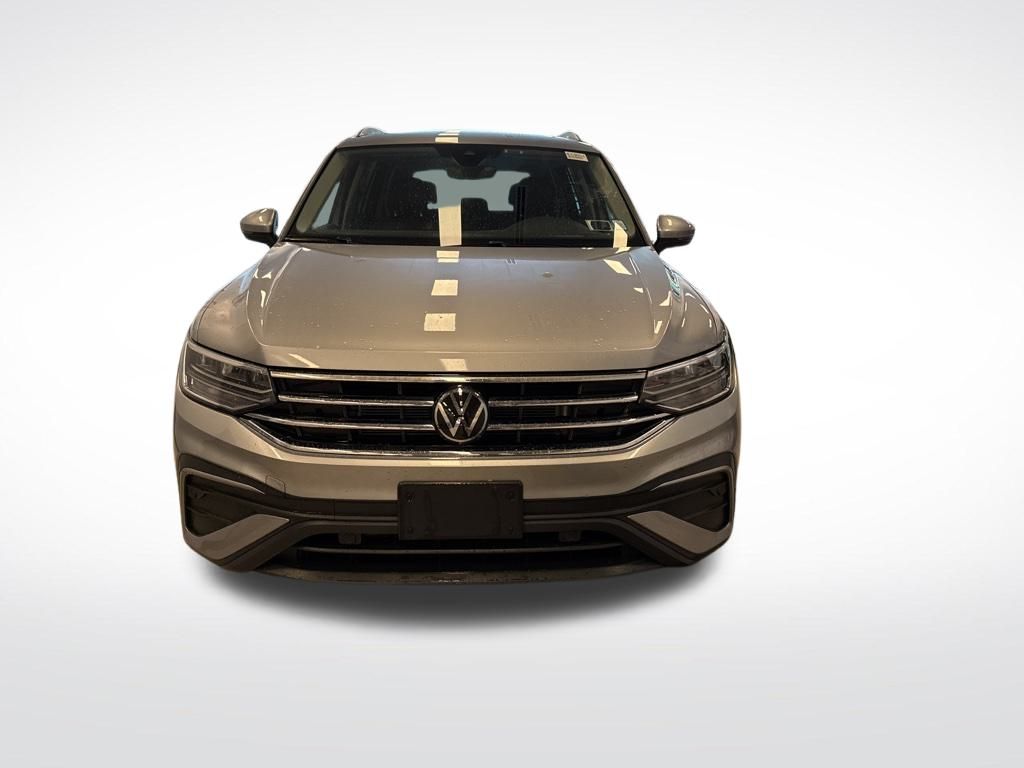 2024 Volkswagen Tiguan SE Wolfsburg Edition photo 2