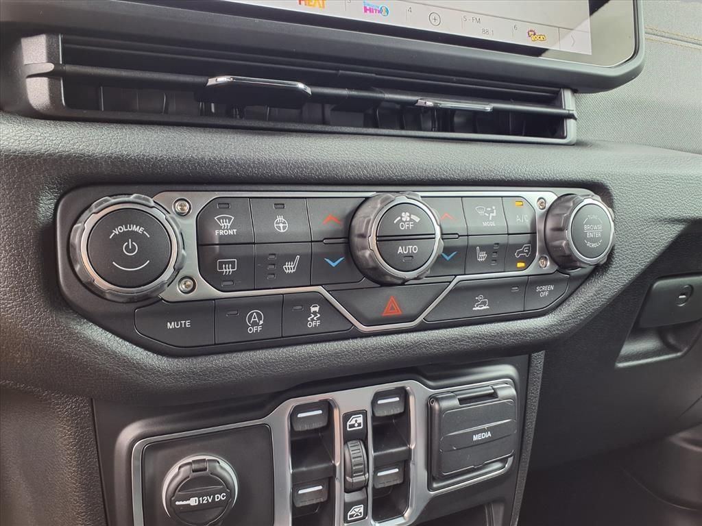 2025 Jeep Wrangler Sport S photo 7