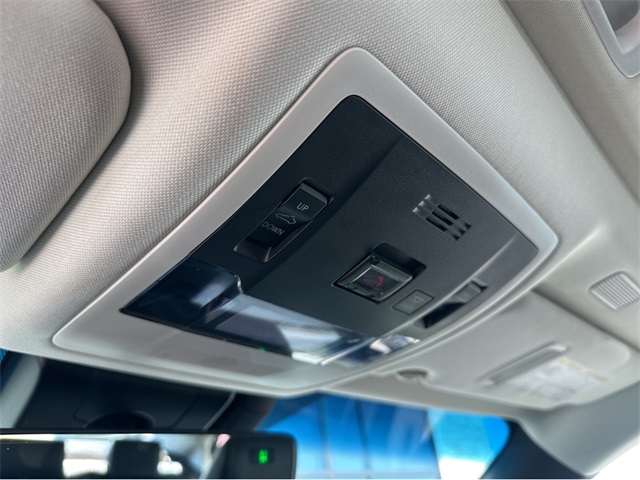 2025 Lexus ES 300h Premium photo 6