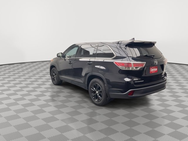 Used 2015 Toyota Highlander XLE with VIN 5TDJKRFH2FS078110 for sale in Fond du Lac, WI