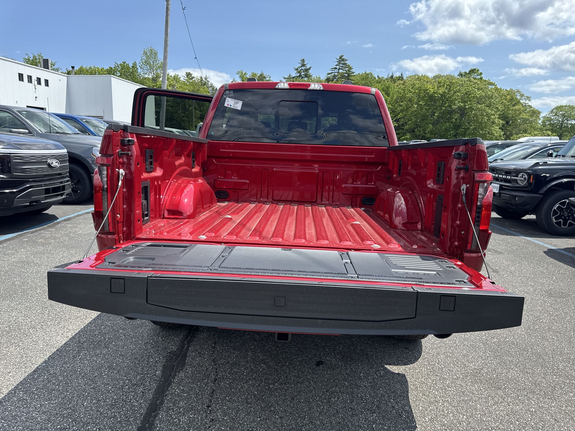 2025 Ford F-150 XLT photo 3