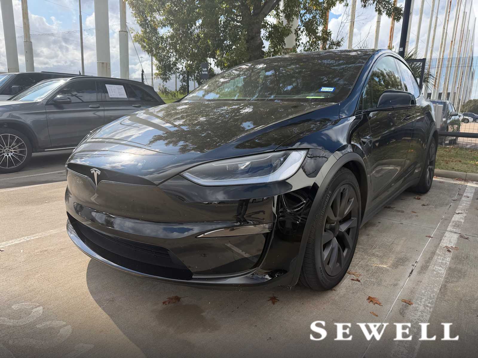 2024 Tesla Model X Long Range's photo