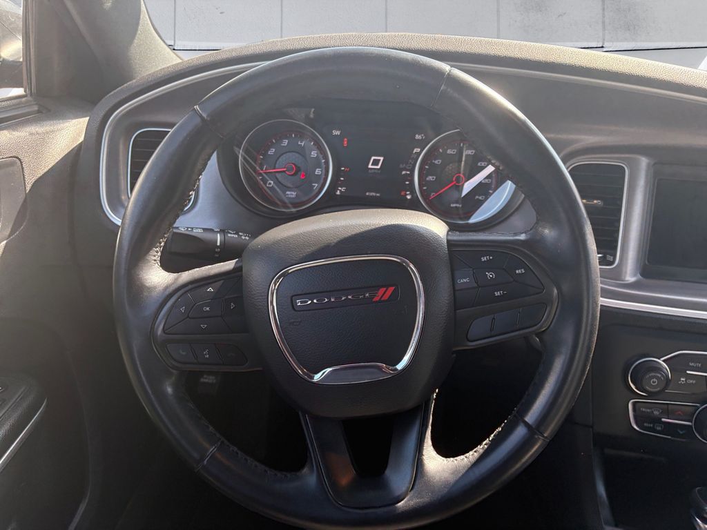 2022 Dodge Charger SXT photo 9