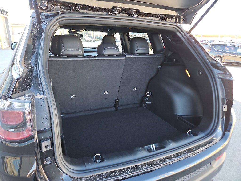 2025 Jeep Compass Latitude photo 8