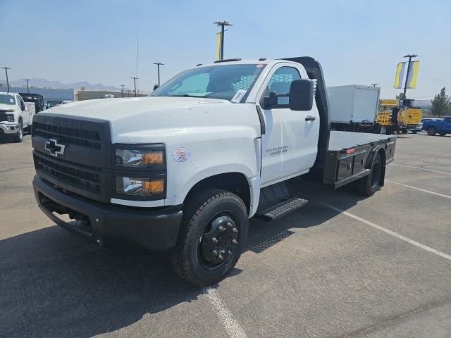 2024 Chevrolet Silverado 4500 Medium Duty Chassis Cab Work Truck's photo