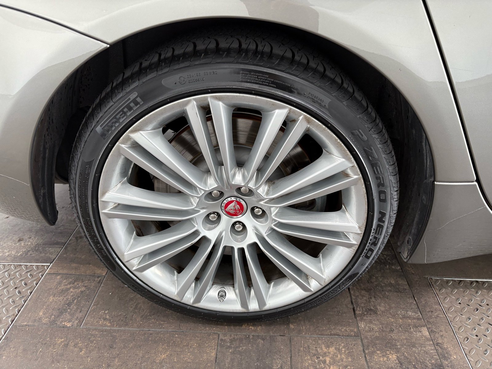 2017 Jaguar XJ L Supercharged photo 15