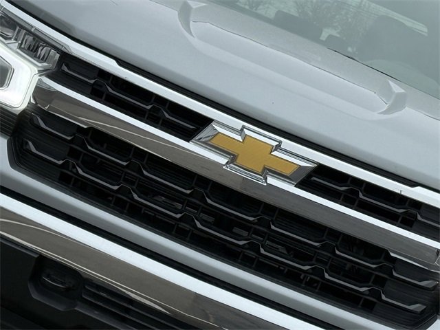 2026 Chevrolet Silverado 1500 LT photo 3
