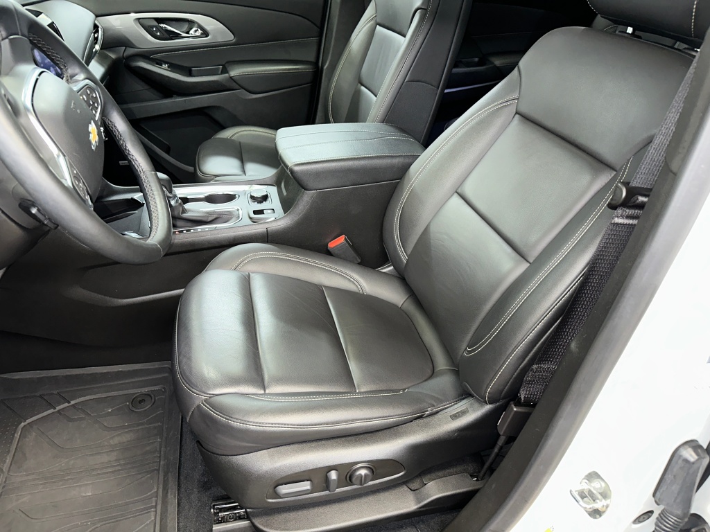 2023 Chevrolet Traverse Leather photo 2