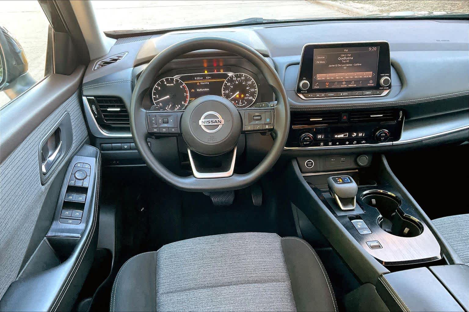 2021 Nissan Rogue SV photo 4