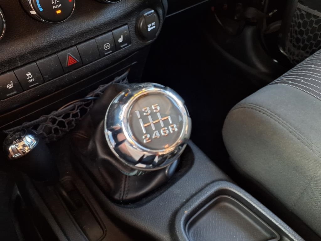 2012 Jeep Wrangler Sahara photo 15
