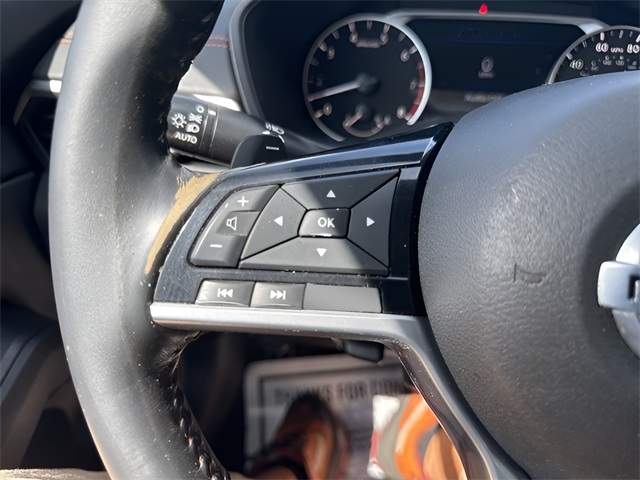 2020 Nissan Altima 2.5 SR photo 18