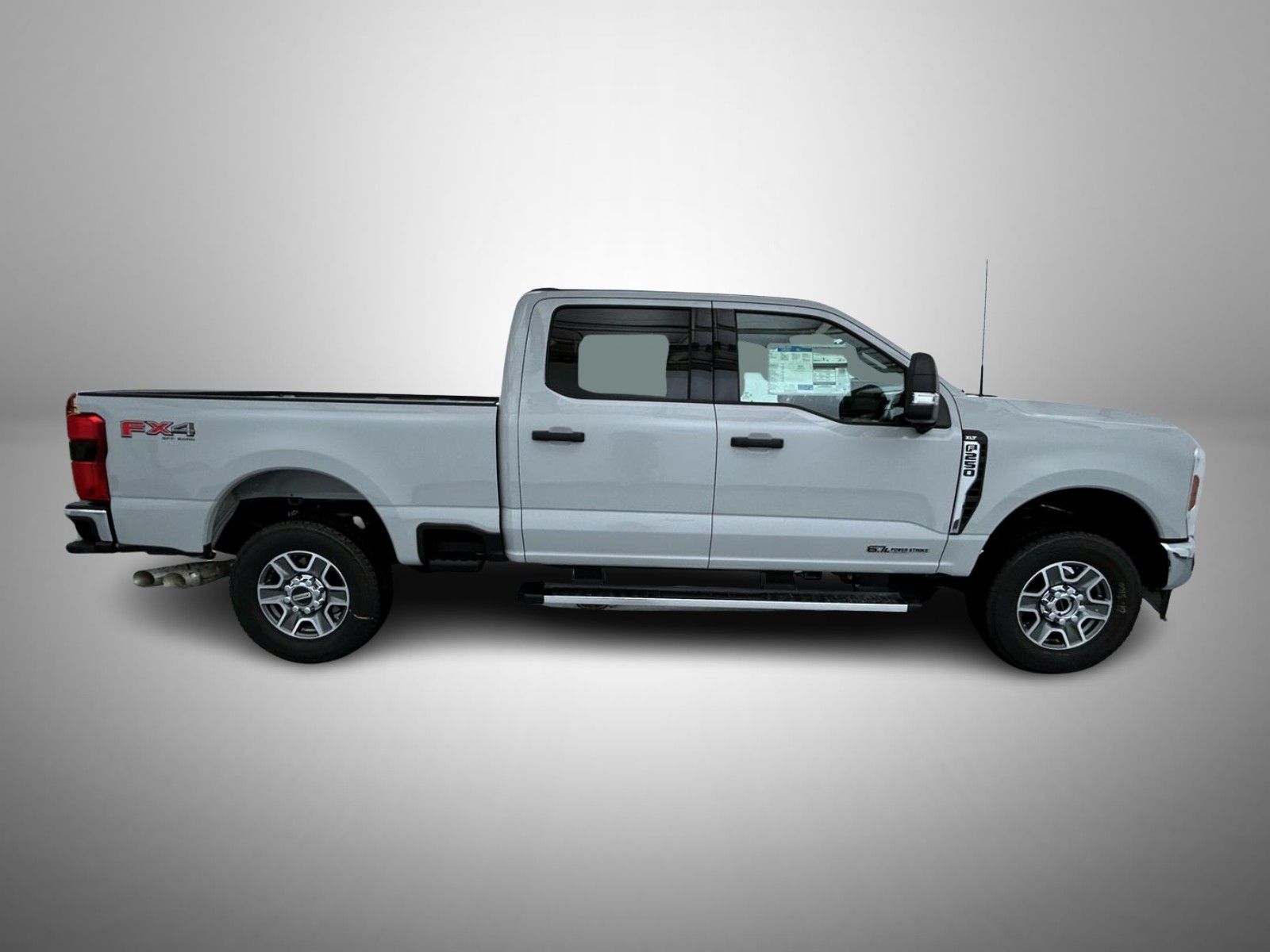 2025 Ford F-250 XLT photo 4