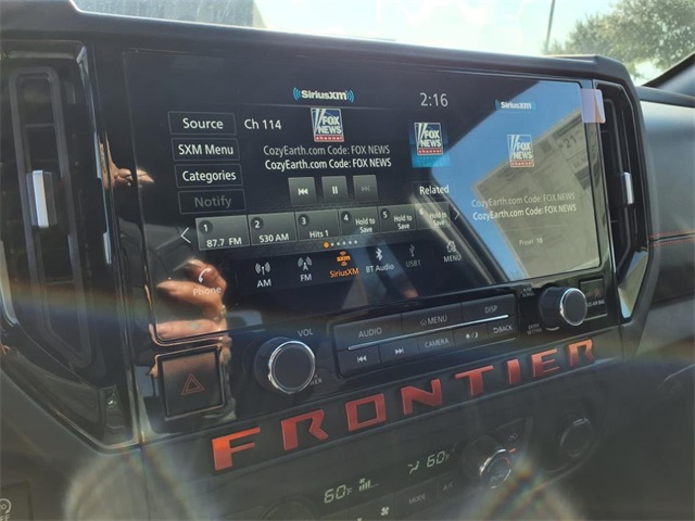 2025 Nissan Frontier Crew Cab PRO-X photo 9
